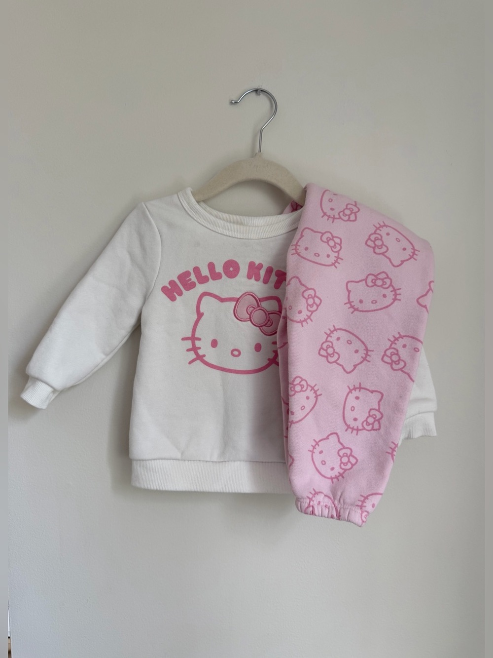 Hello Kitty White and Pink Baby Sweat Set (Size 18m)
